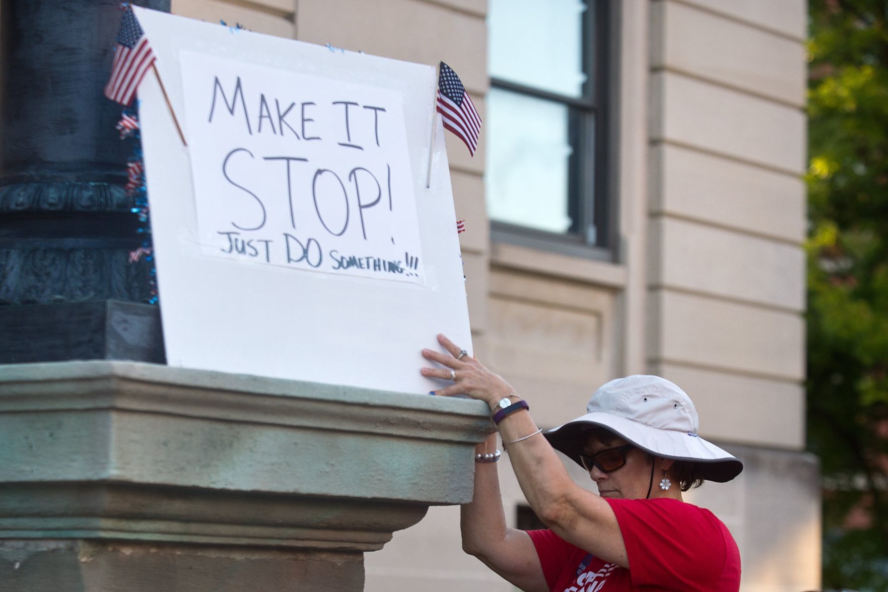 080819-blm-loc-5momsrally